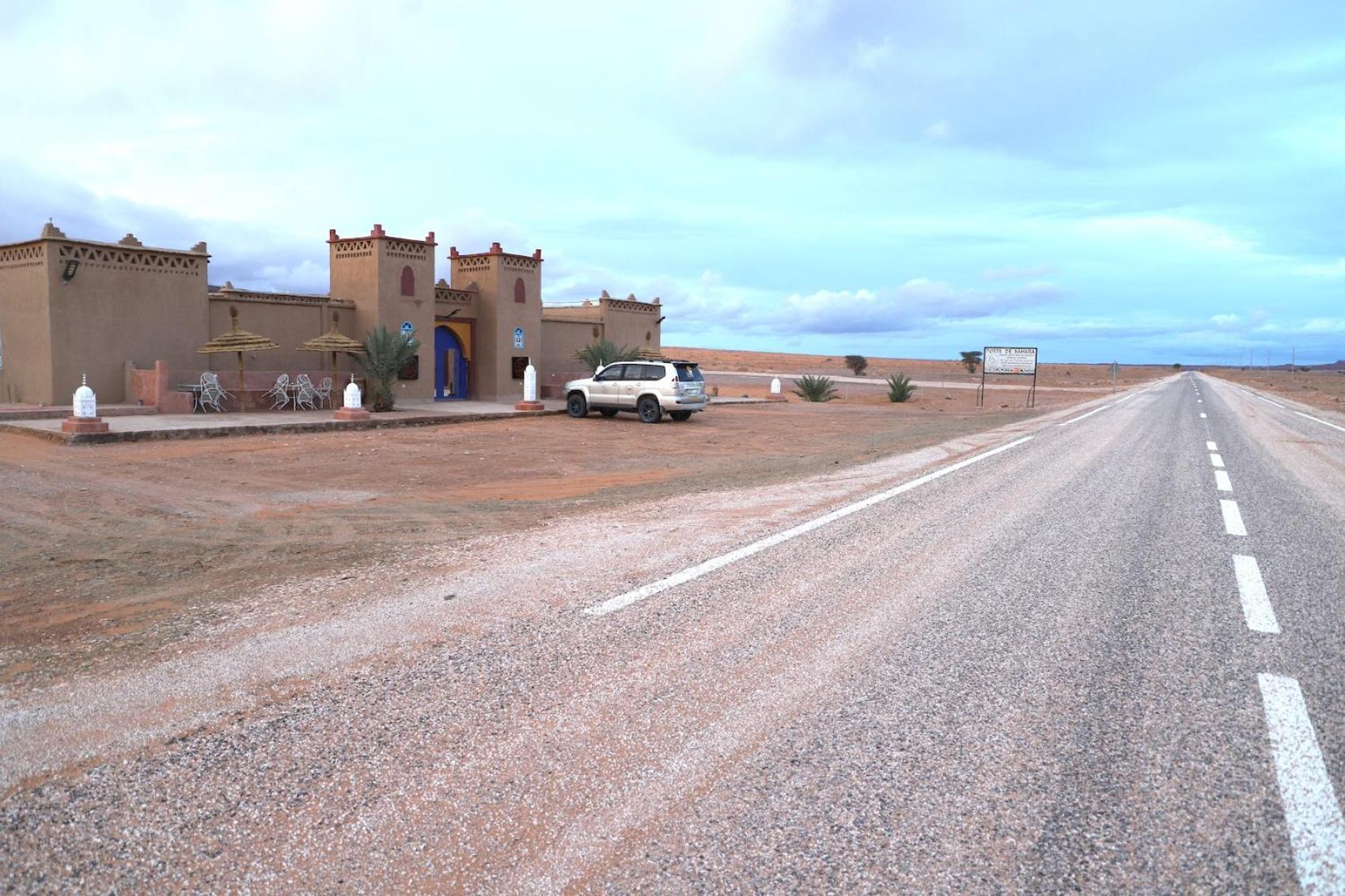 Porte De Sahara Ouzina Extérieur photo